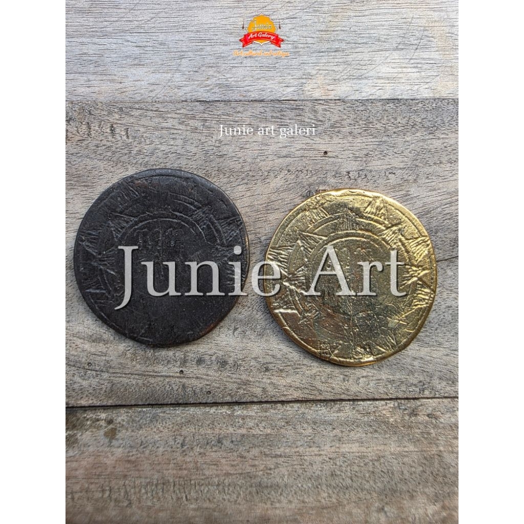 UANG KOIN MODEL KUNO WARNA EMAS DAN HITAM MAJAPHIT
