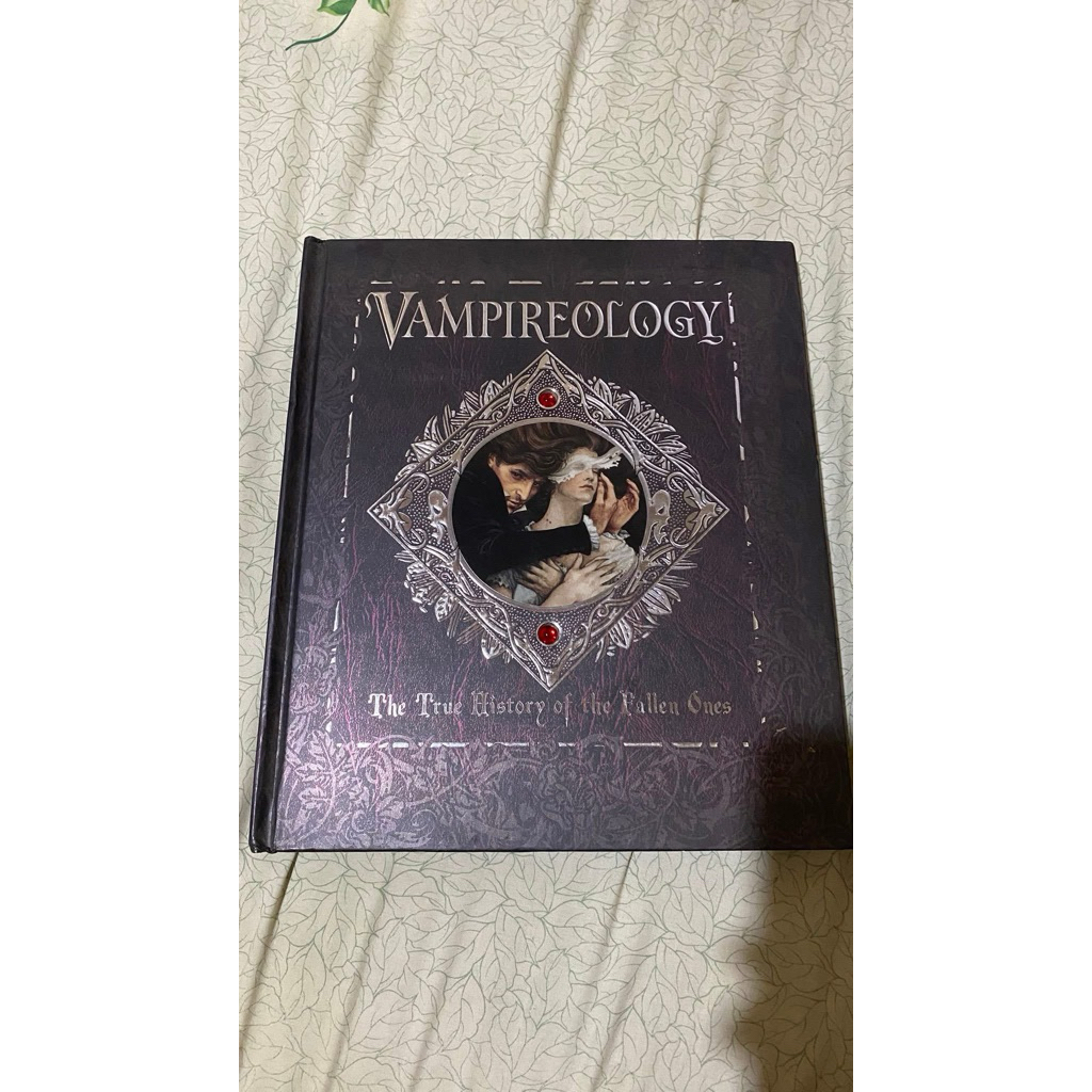 Preloved Buku Vampireology