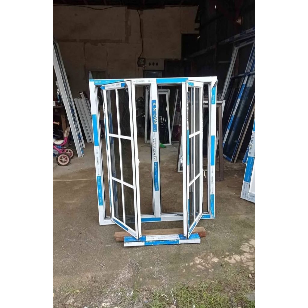 Kusen Jendela + Ornamen Ukuran 150 × 100 Gratis Paking Kayu