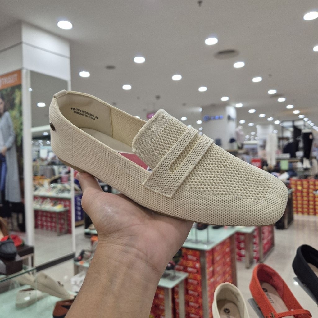 TRISET Sepatu flatshoes wanita new arrival size 36-40