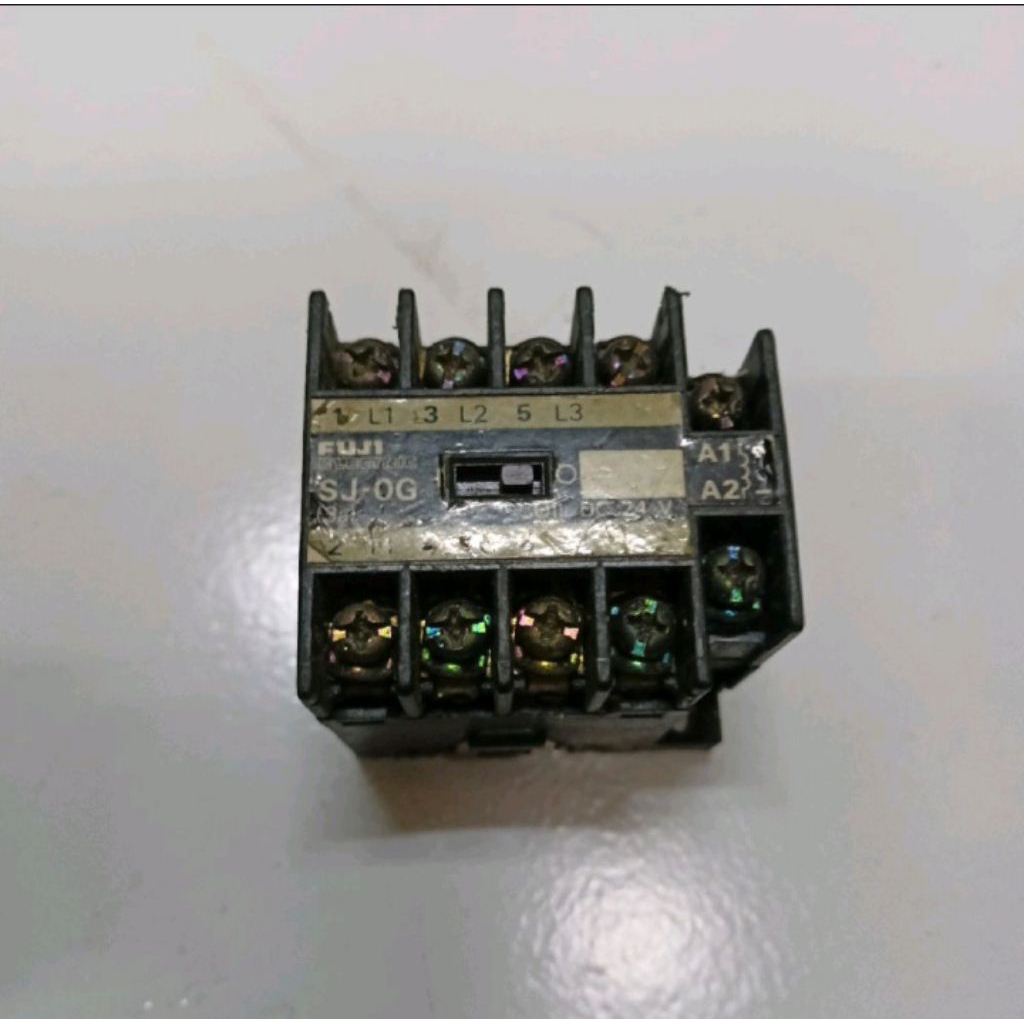 kontaktor fuji SJ-0G coil 24vdc 24 volt dc vdc