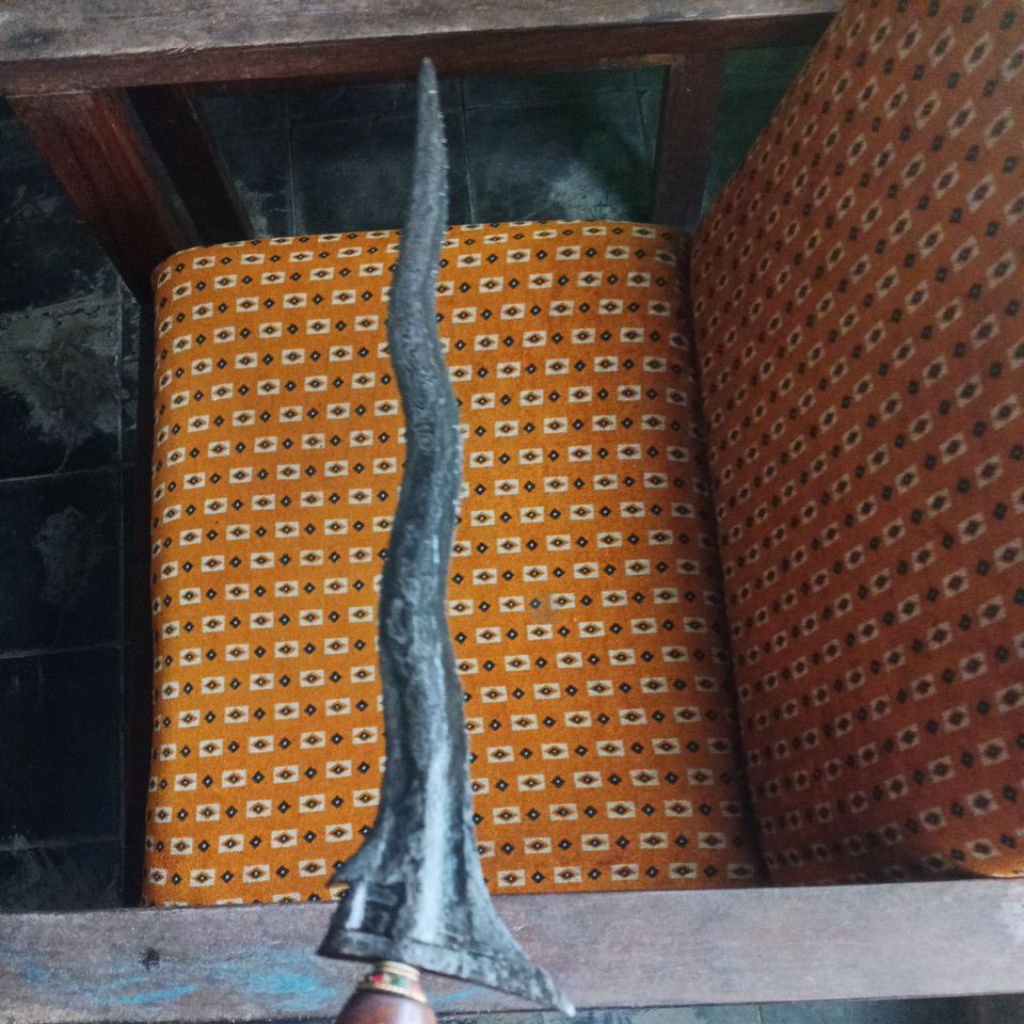 Hobi Kebo Dengen Sepuh, Pamor Rojogundolo dan Wahyu Tumurun