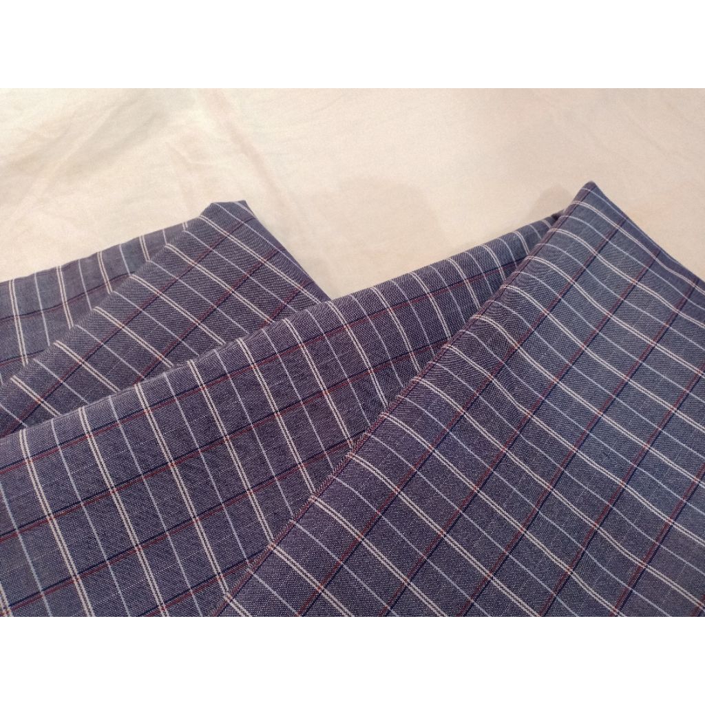 KAIN KATUN KOTAK MERAH BIRU PUTIH DASAR DENIM (2,3 m = Rp80.000)