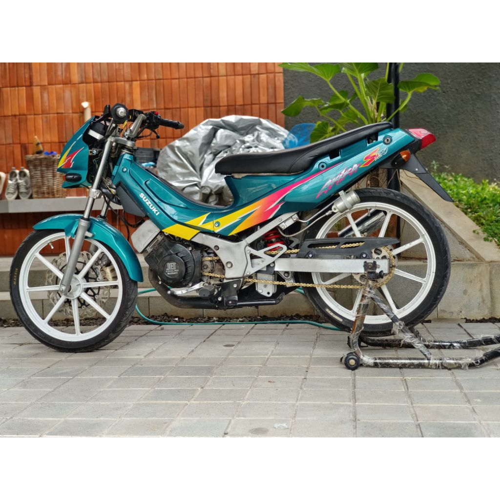 Motor langka Suzuki Akira 120