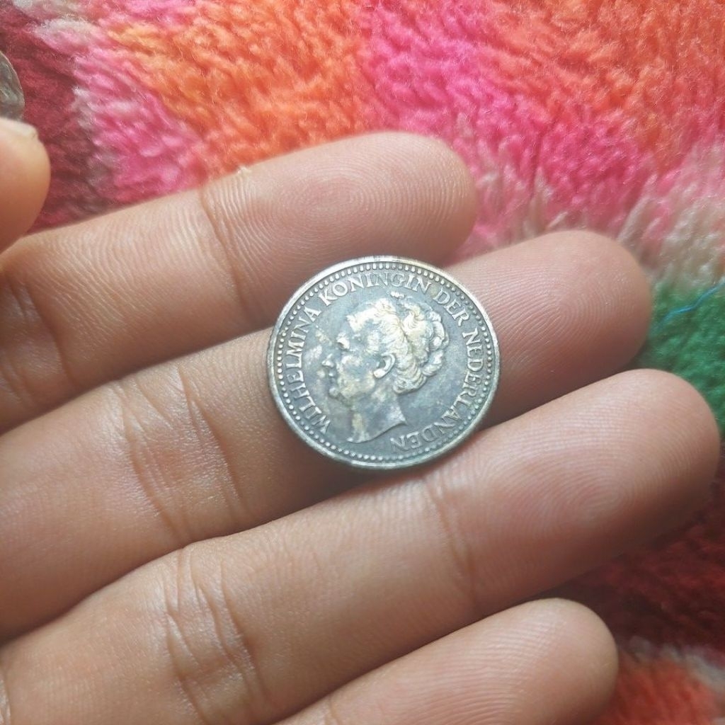 1/2 Gulden perak wilhelmina tahun 1922 ori asli.
