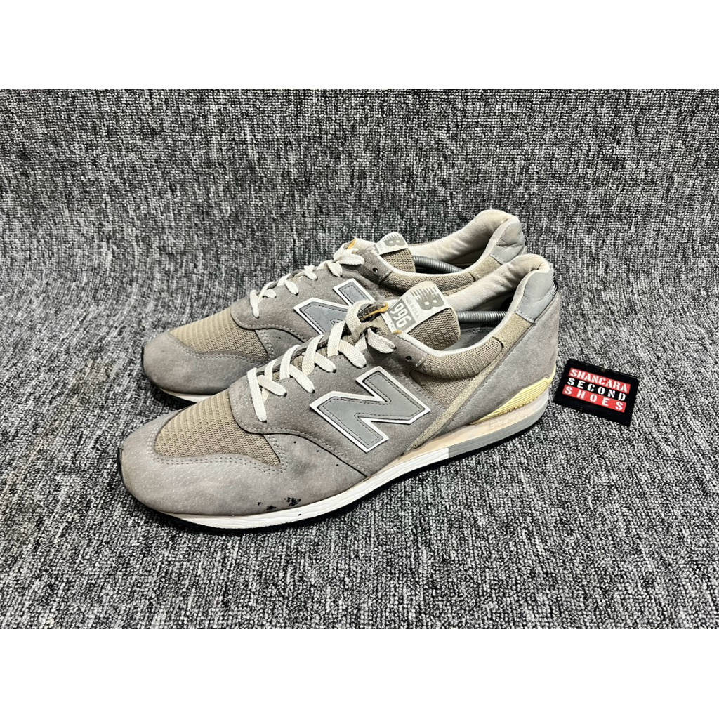 sepatu sneakes N 996 USA size 47
