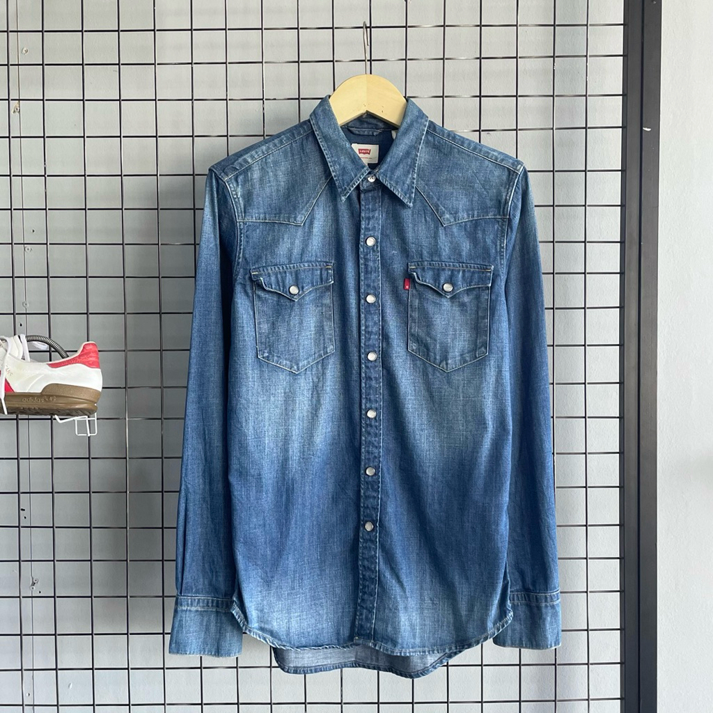 Levis Western Denim Shirt / Kemeja Levis Kancing Batu