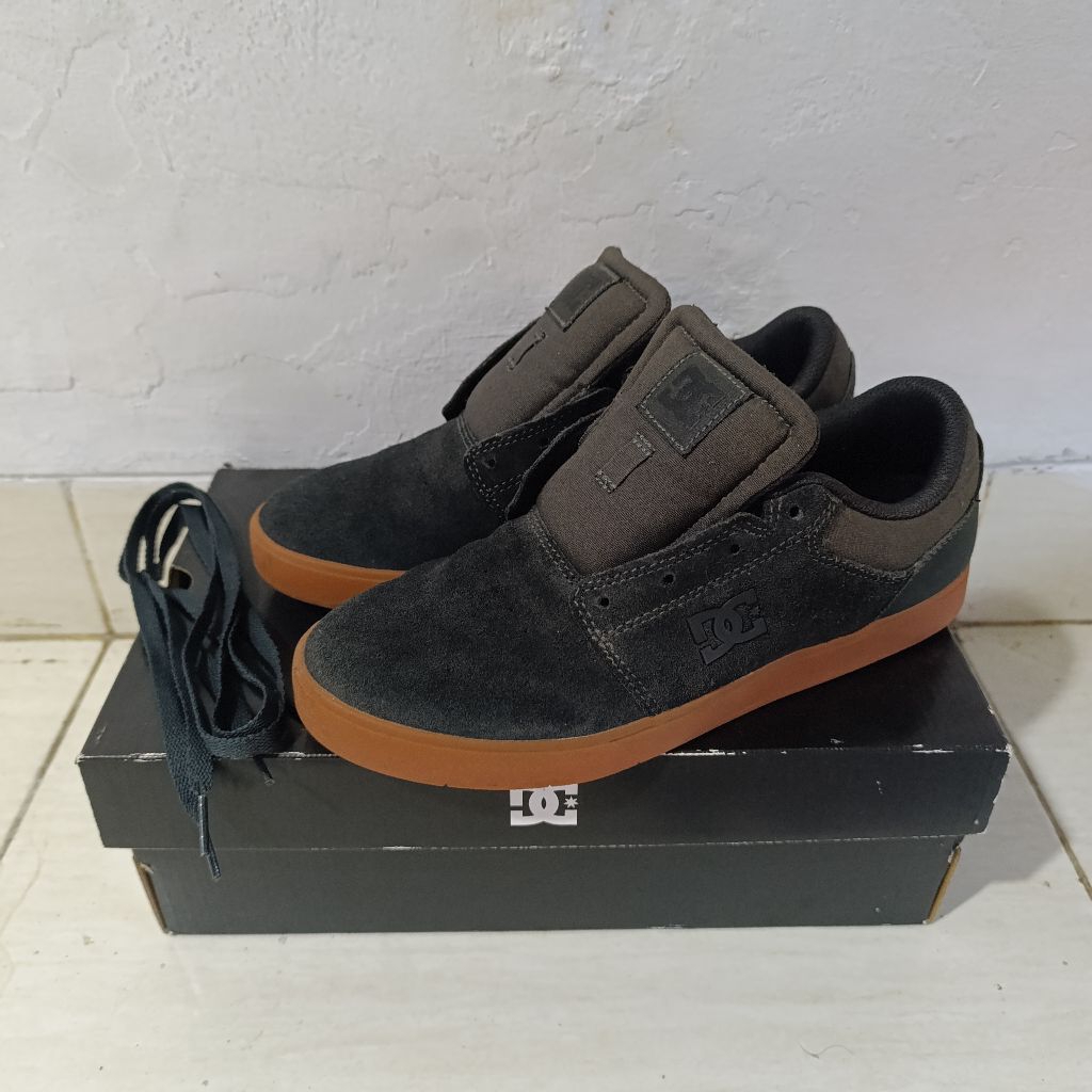 (PRELOVED) Sepatu Sneakers DC Shoes Crisis 2 Original - ADYS100647