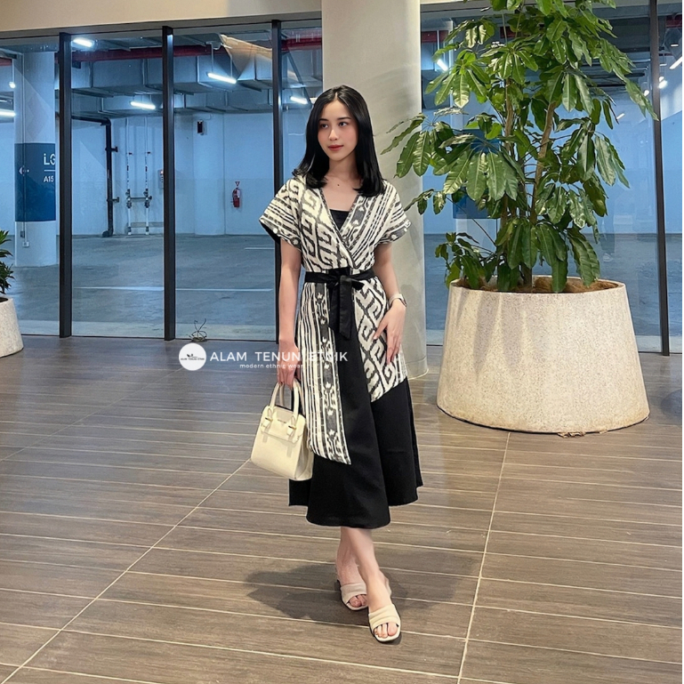 Kevia Dress Ivory Grey | Dress Tenun Wanita Elegan Formal, Kondangan & Dinner
