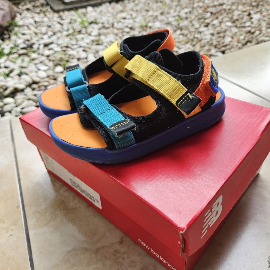 sepatu sandal new balance kids original
