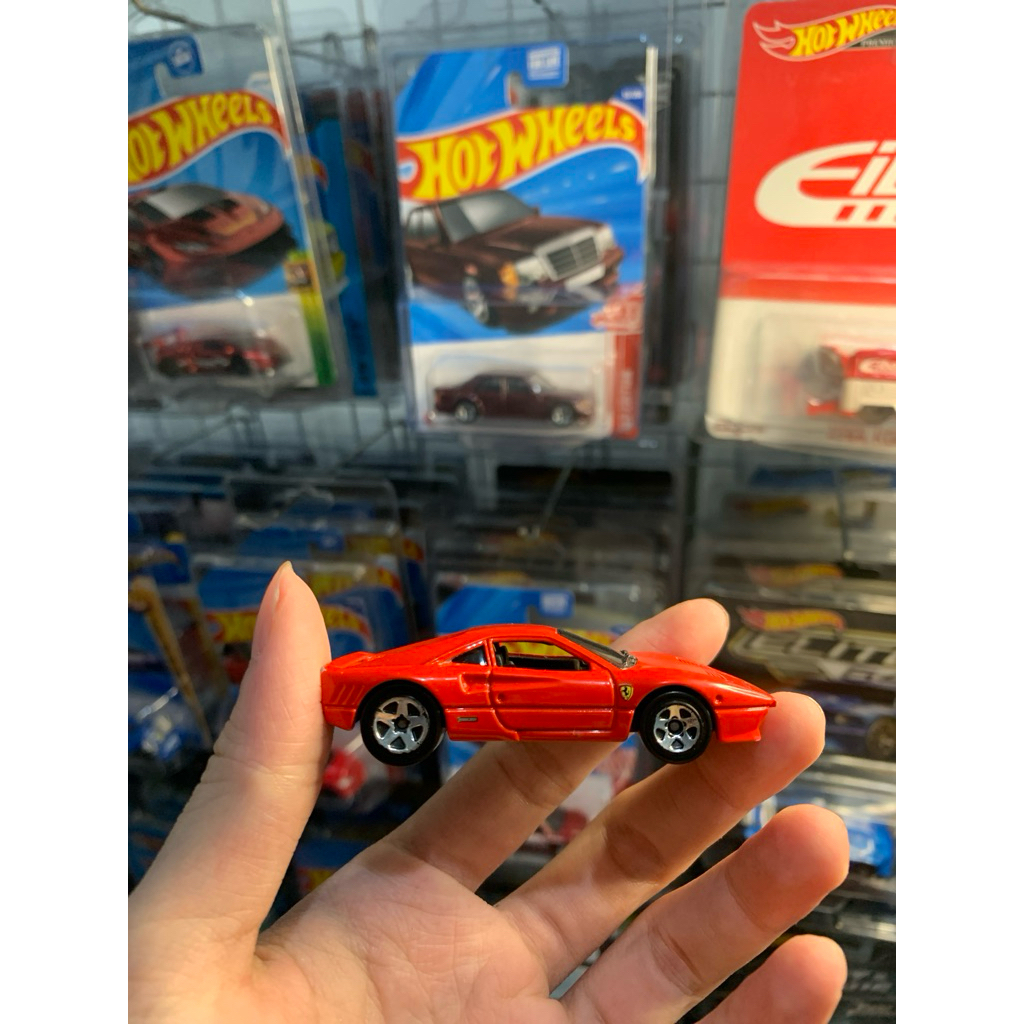 Hotwheels Ferrari 288 GTO Red