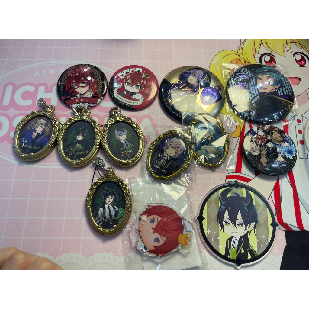 Twisted Wonderland Character Ganci Keychain Pin Badge Riddle Epel Floyd Vil Malleus Silver Pomefiore