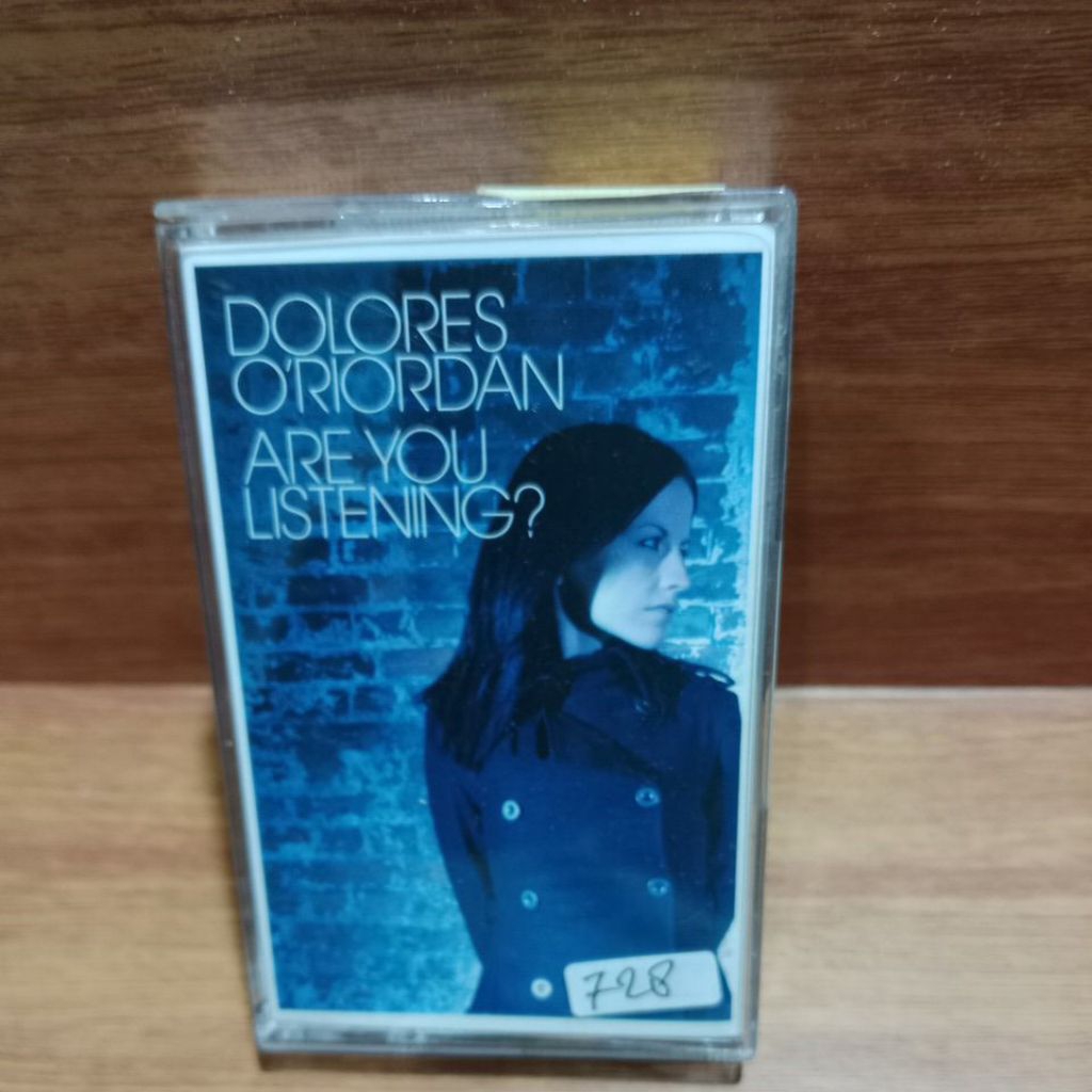 kaset pita Dolores O'riordan/are you listening