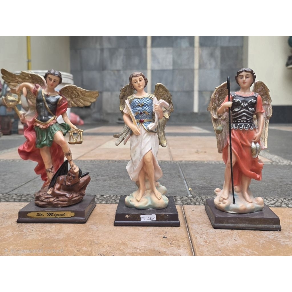 Patung Malaikat Agung Katolik, Santo Michael, Santo Gabriel, Santo Rafael.