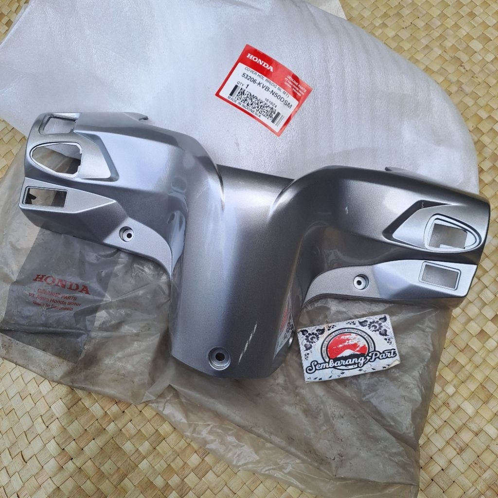 COVER BATOK KEPALA BELAKANG HONDA VARIO TECHNO 110 KARBU ORIGINAL AHM 53206 KVB N50DSM