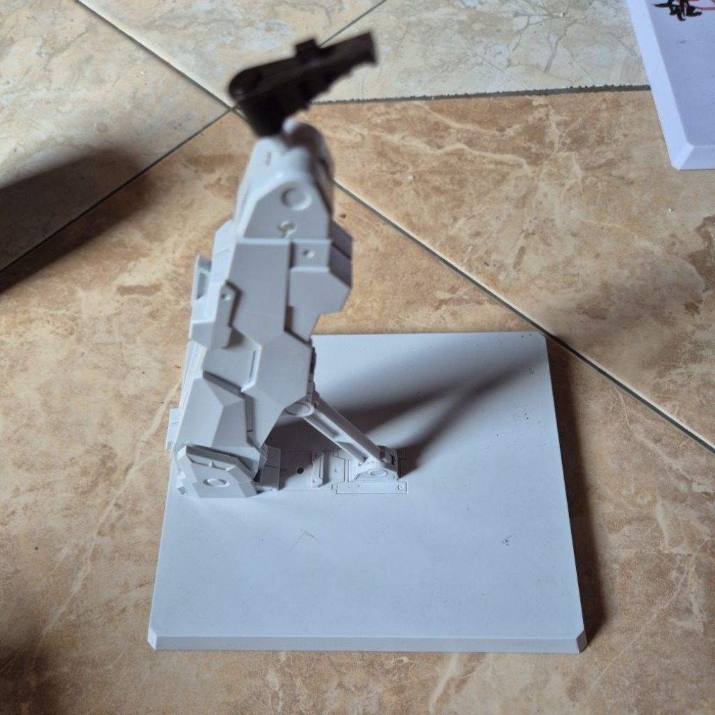 Action Base 1/100 Metal Build/MG gundam