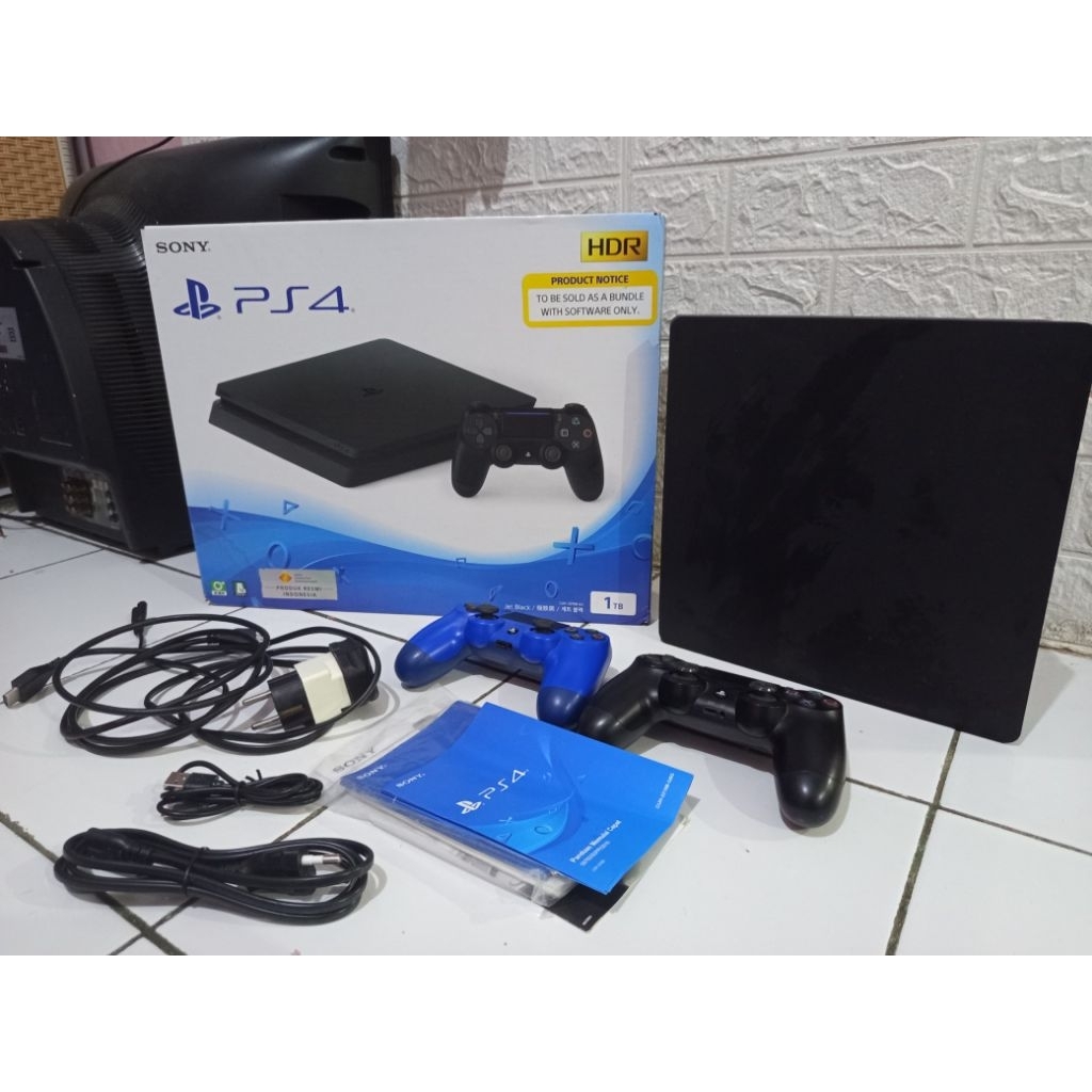 PS 4 slim 1 tb second like new