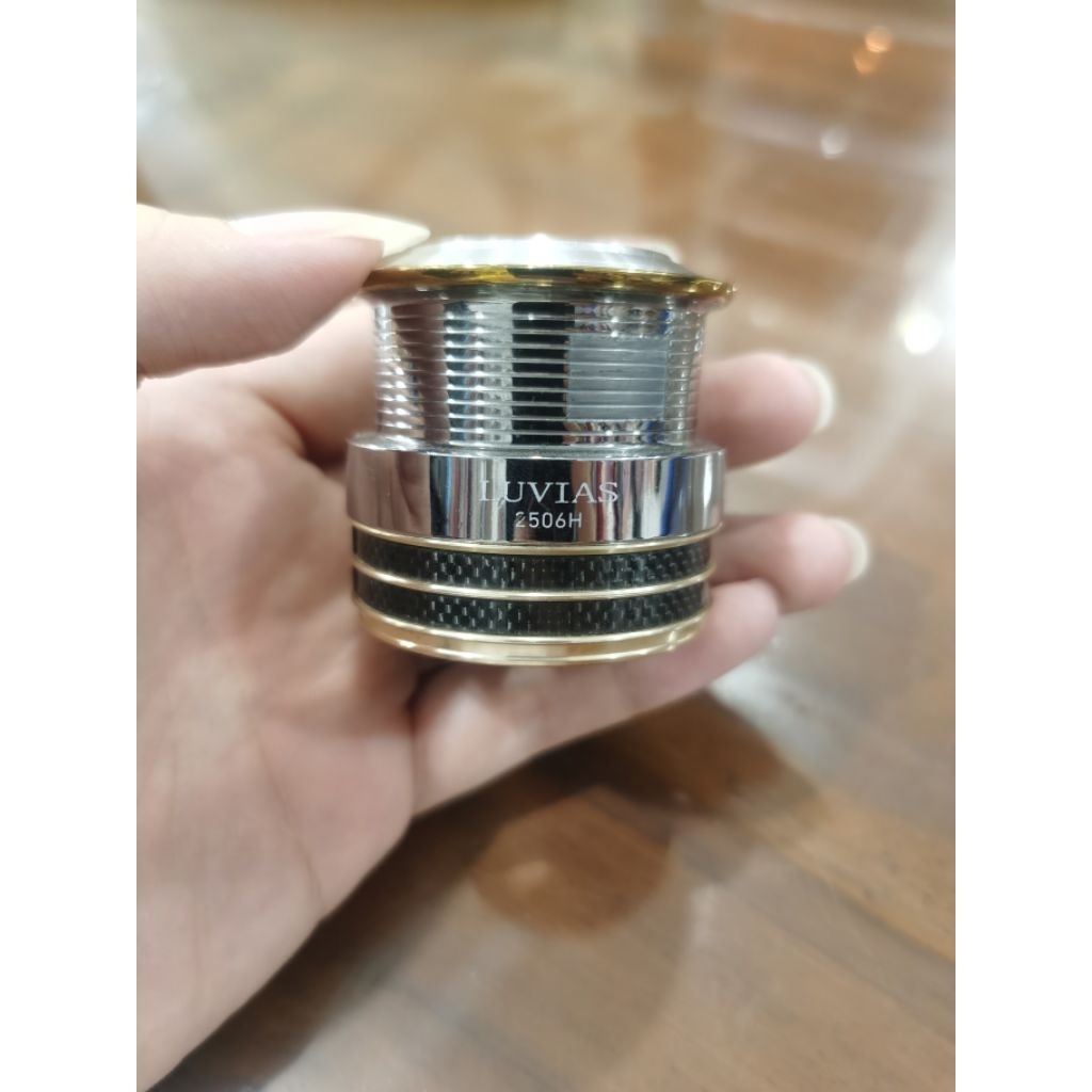 Spool Daiwa Luvias Batik 2506