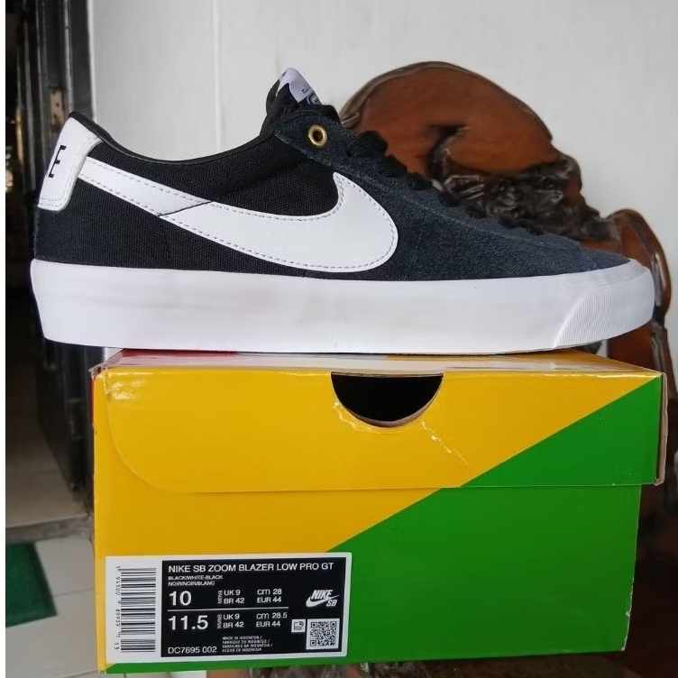 Sepatu Sneakers Nike SB Zoom Blazer Low PRO GT [ No Article DC 7695 002 ] Size 44 Made in Indonesia