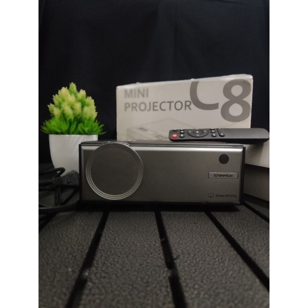 Proyektor Mini Portable Cheerlux C8 versi TV Tuner