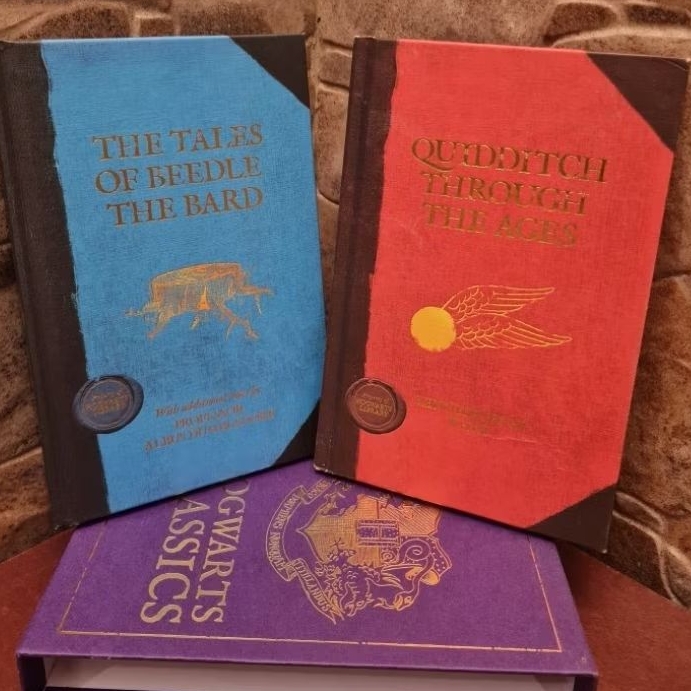 Hogwarts Classic Box of 2 : The Tales of Beedle the Bard & Quidditch Through the Ages
