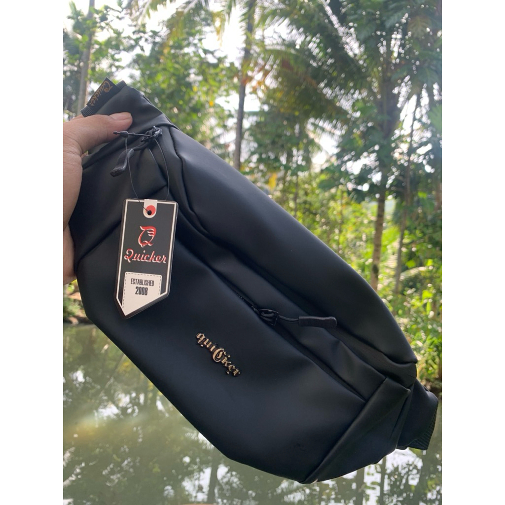 Tas quicker selempang pria bahan waterproof