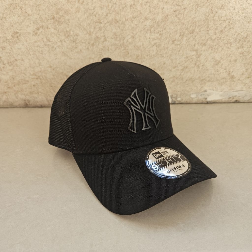 New Era 940 AFrame New York Yankee Trucker Men's Caps - Black / Topi New Era Trucker Unisex