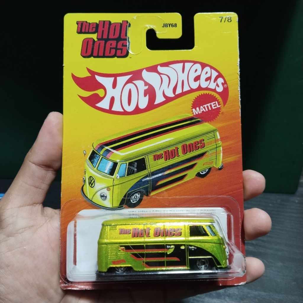 HOT WHEELS VOLKSWAGEN T1 PANEL BUS COMBI