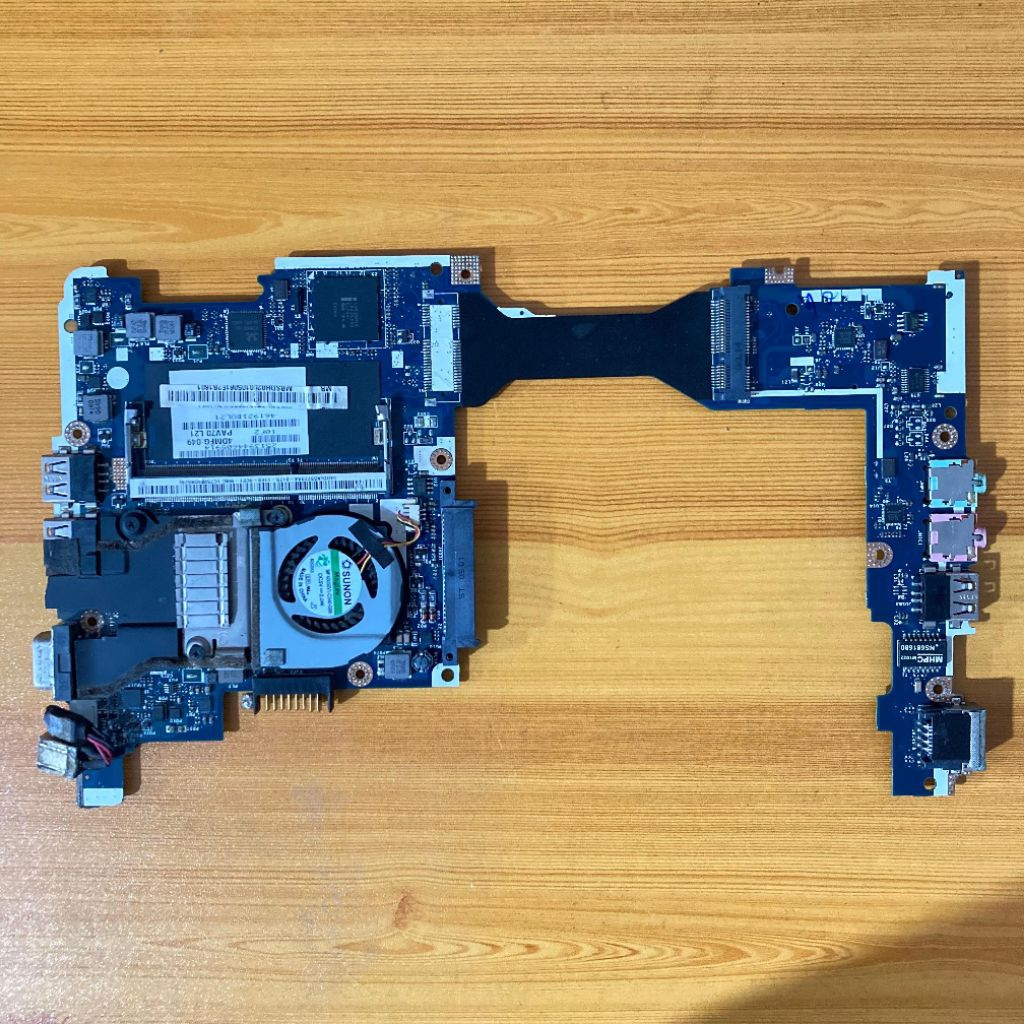 Motherboard Acer aspire one kondisi mati