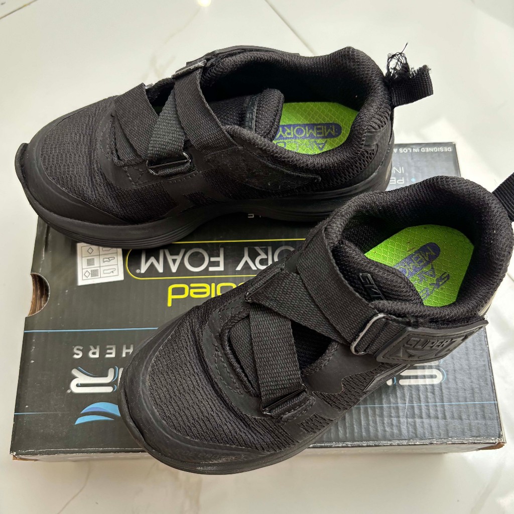 SKECHERS Skech-Air Dual 100% ORIGINAL Sepatu Anak Laki-laki PRELOVED 17cm
