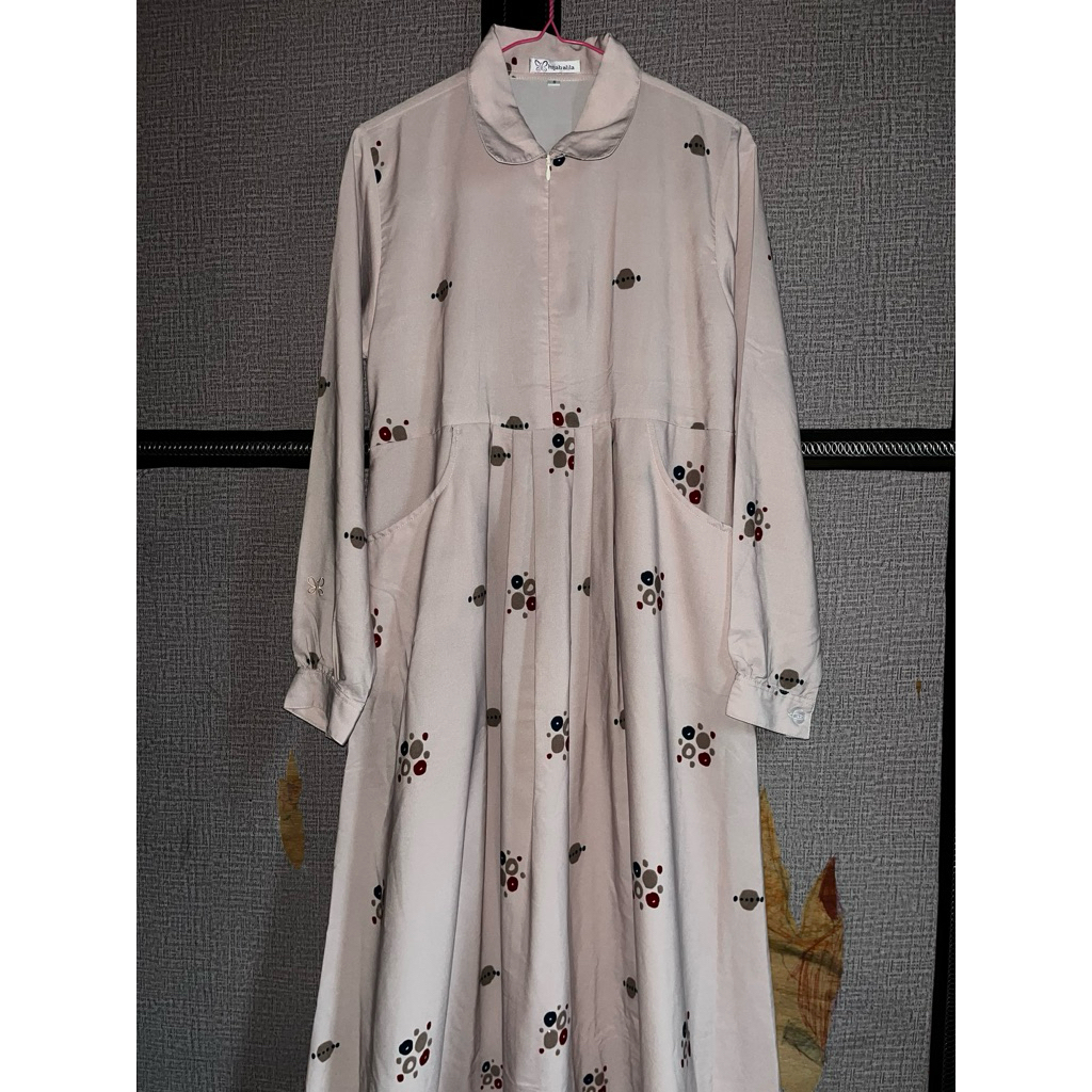 Preloved gamis hijab alila size s warna cream