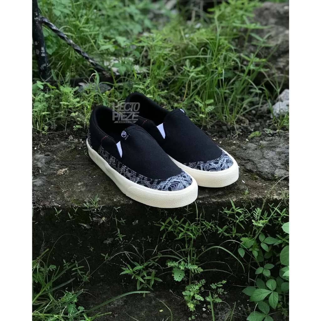 Raingel Footwear - Elektron Black Slip On | Sepatu Sneakers