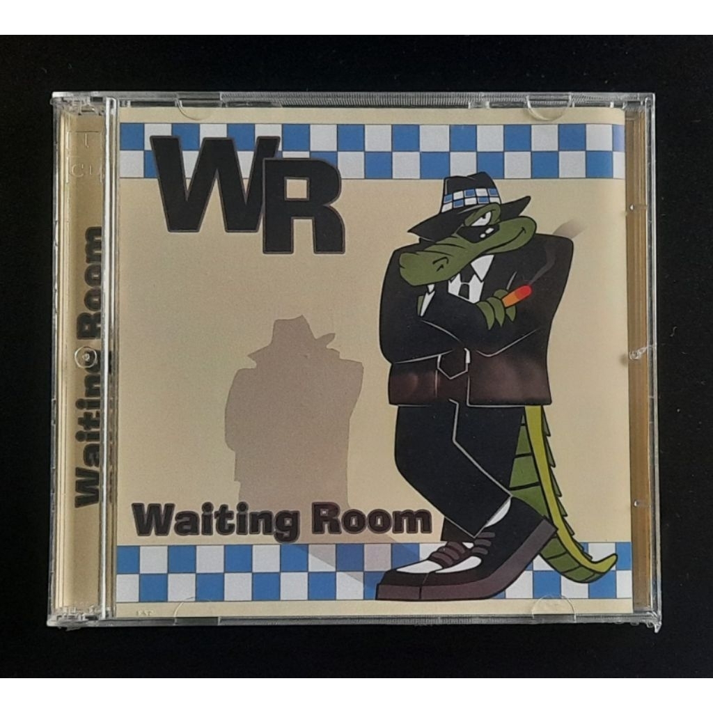 CD Kaset Waiting Room