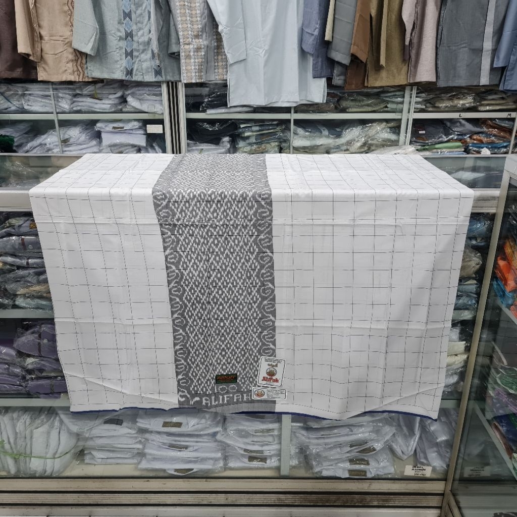 Sarung Tenun Alifah Mesres Motif Kotak Putih Donggala Motif Jadul