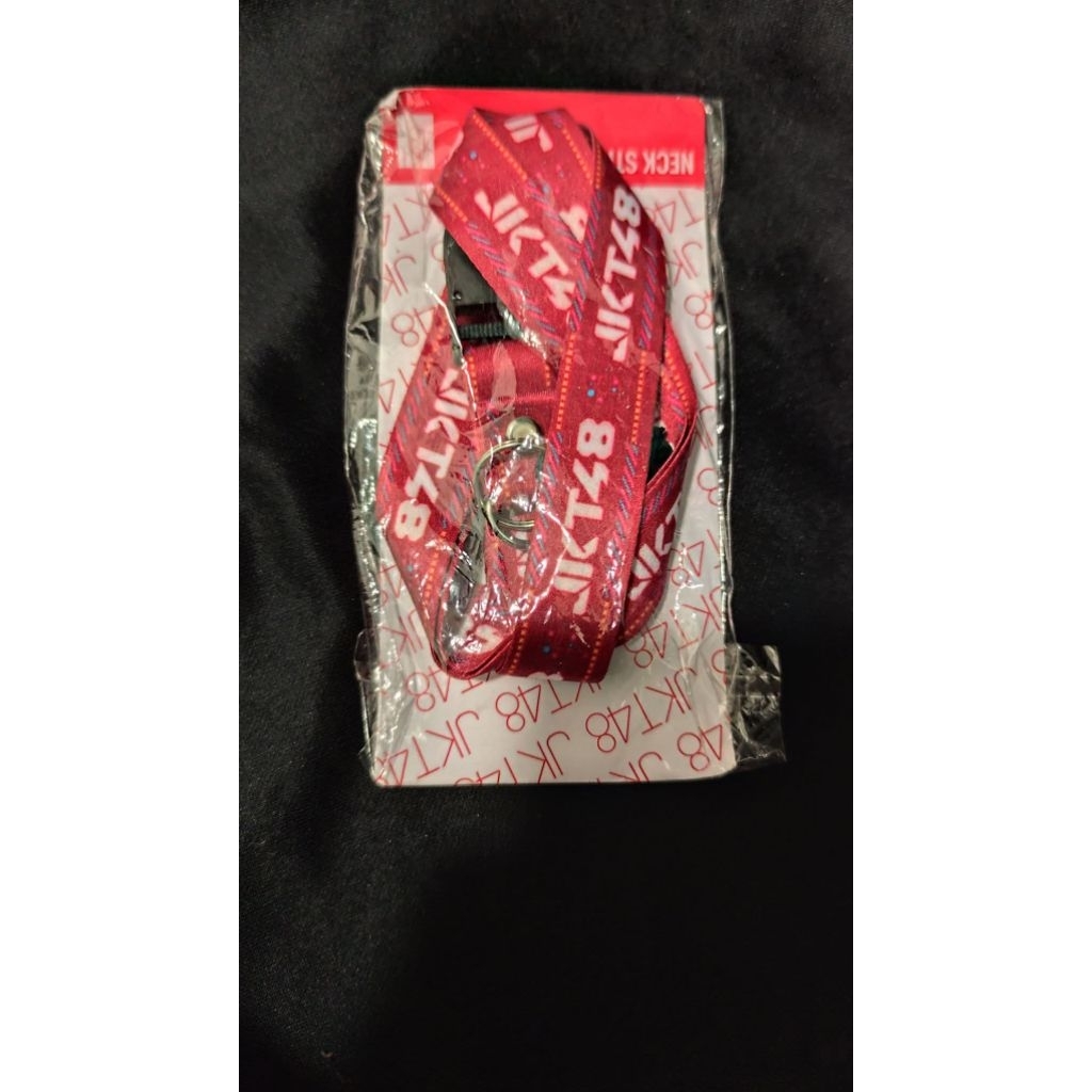 lanyard jkt48 red