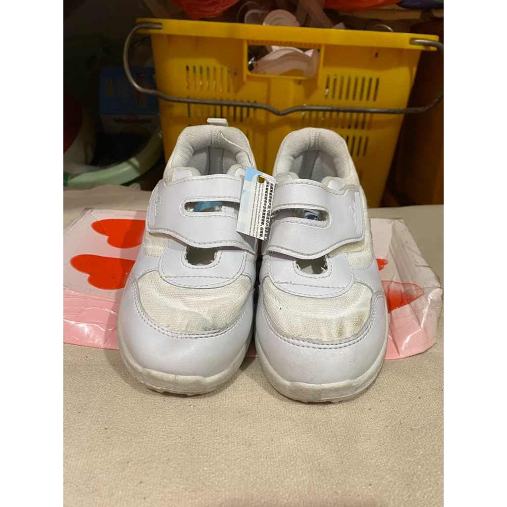 PL Sepatu Laki-laki Anak-anak Putih Ukuran 35