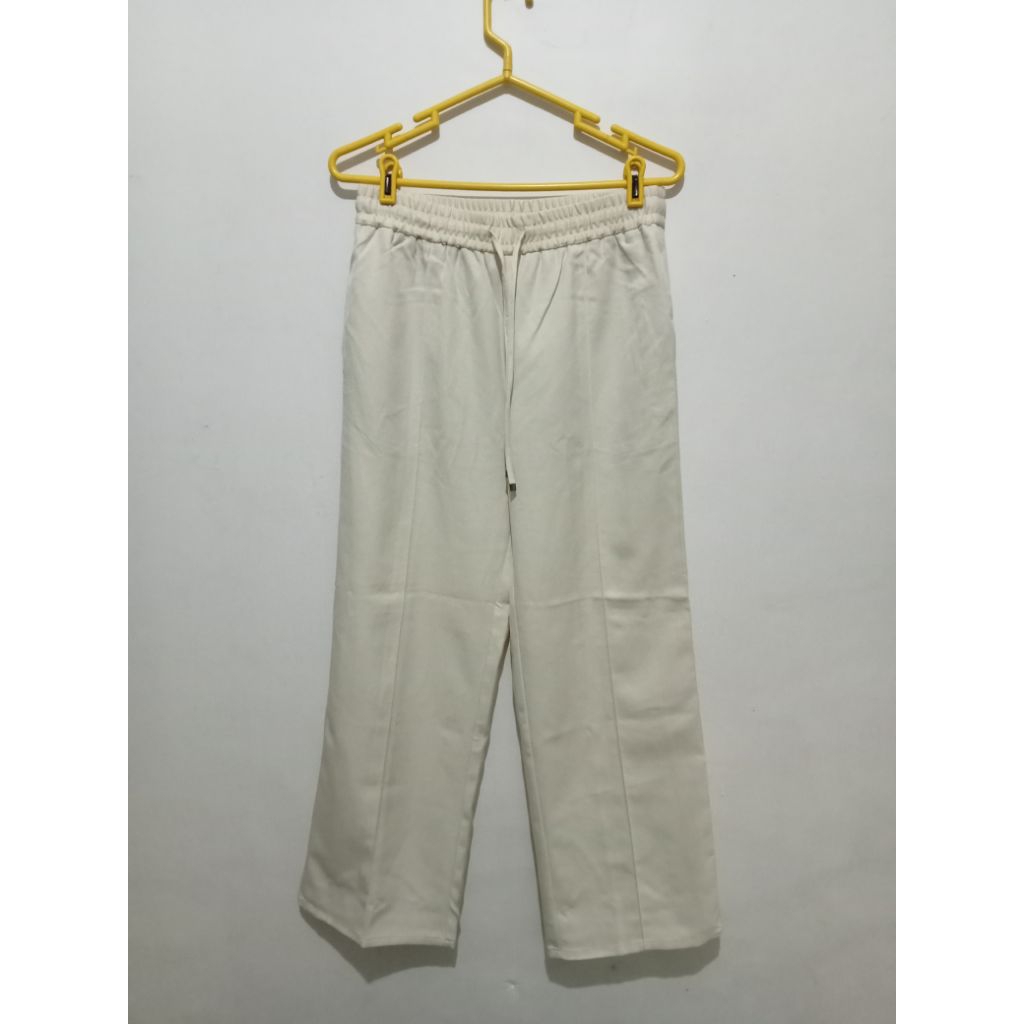 Preloved GU Kulot Pants warna Natural