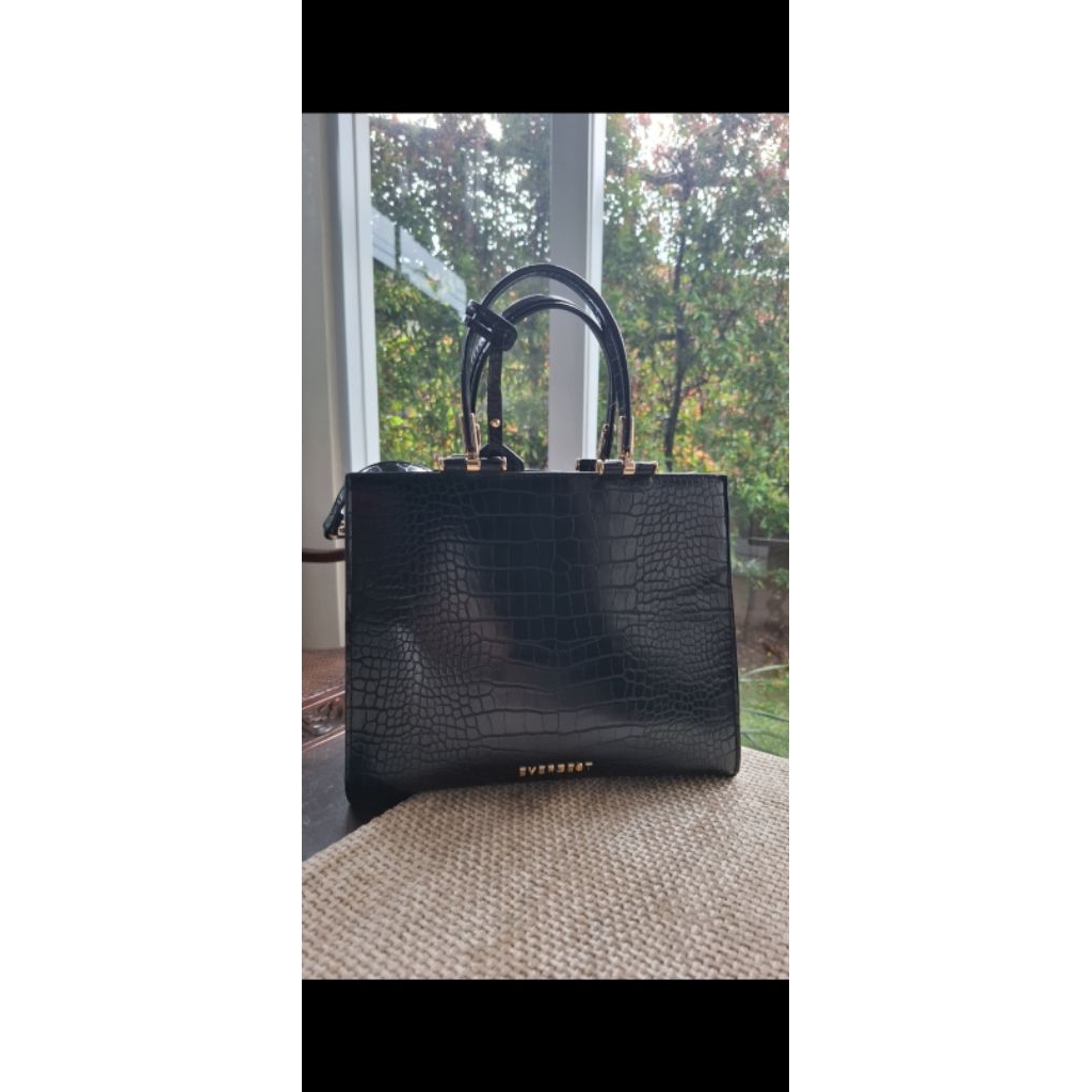 Preloved Ori/ Tas Everbest/ hitam/ Wanita