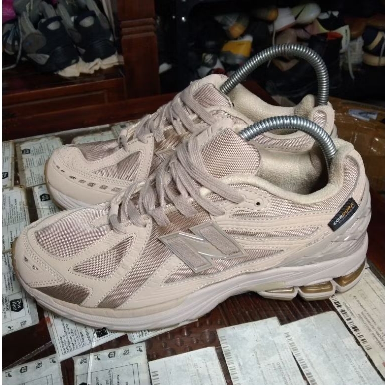 NB seri 1906r "cordura" size 42 insole 265