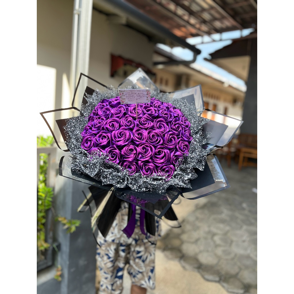 buket bunga satin warna ungu/buket bunga satin/ buket bunga/buket wisuda/buket valentine