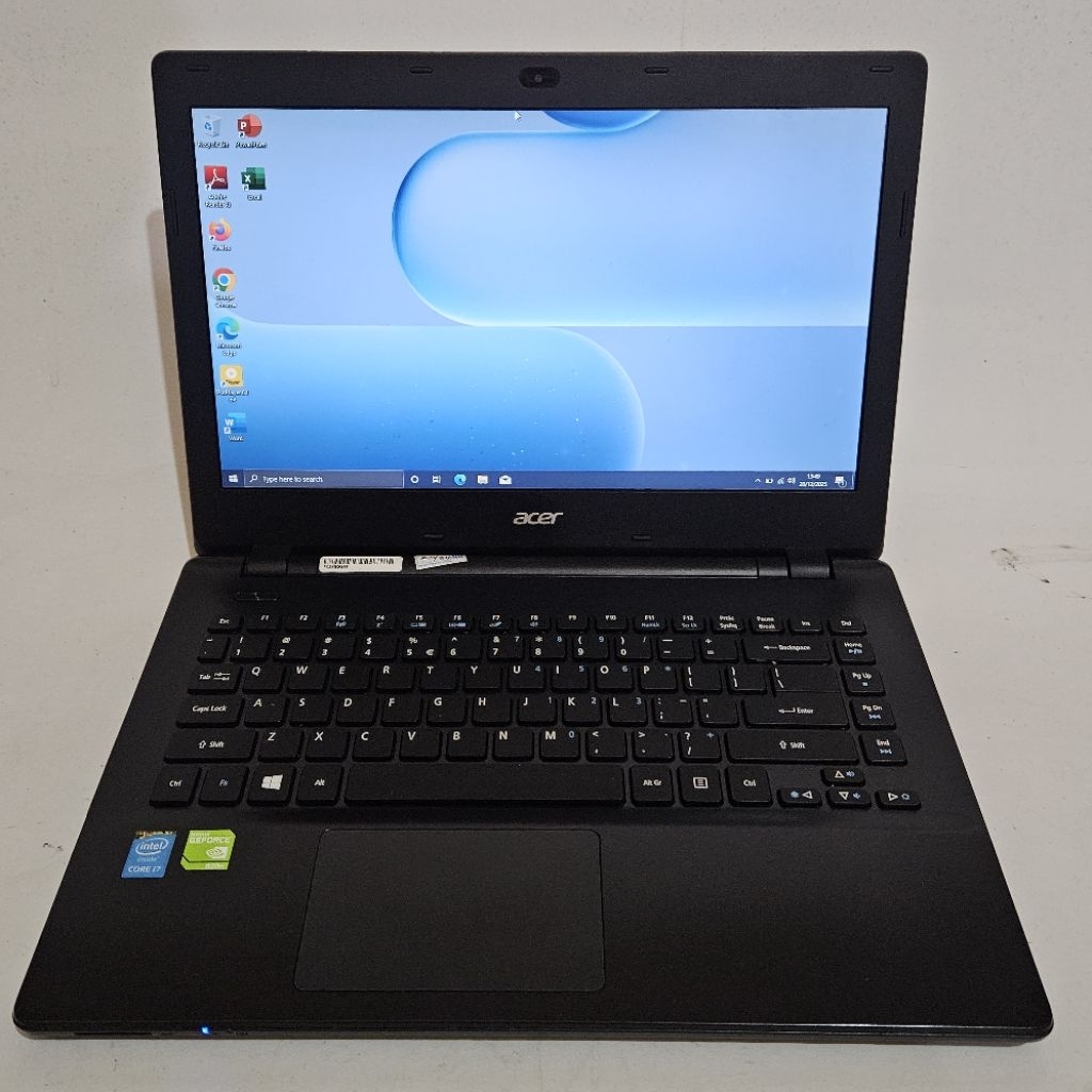 Laptop Peforma untuk desain grafis Acer aspire E5 - Core i7 - Dual Vga Nvidia GeForce