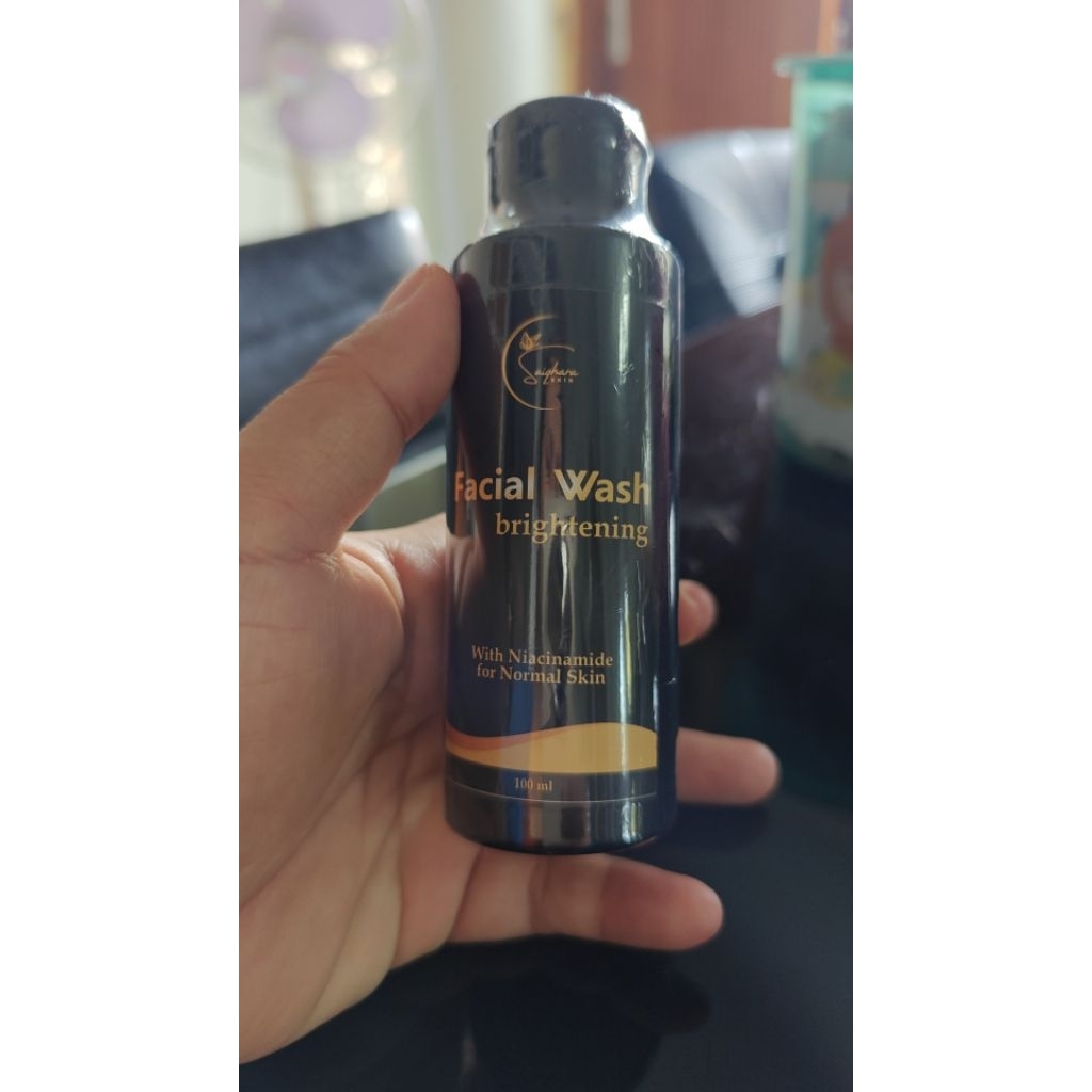 FACIAL WASH BRIGHTENING Mencerahkan melembabkan mengangkat kotoran mengecilkan pori pori