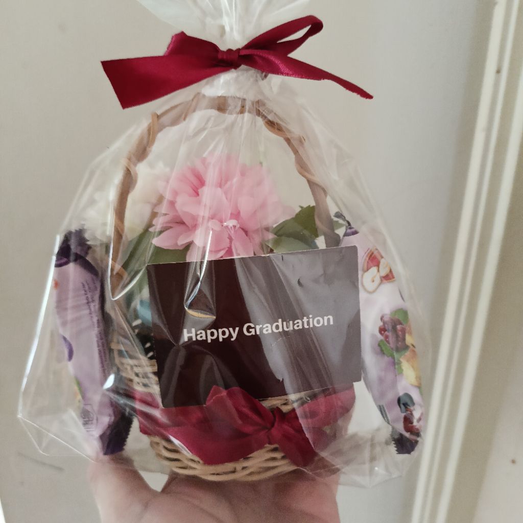 (Ready) bucket wisuda cewek|  kado Natal| BUCKET SNACK COKLAT/ KADO WISUDA / HAMPERS WISUDA / HAMPER