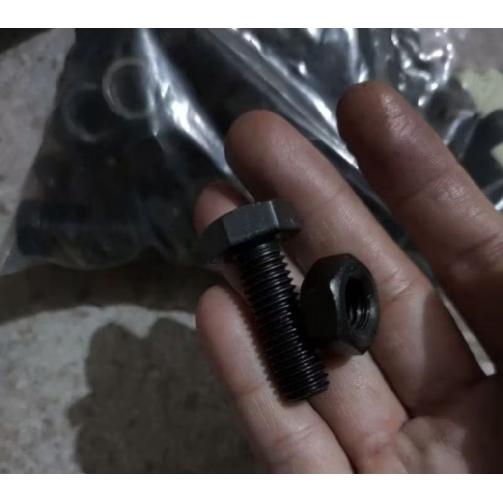 baut baja m10x30mm kunci 14 drat pitch 1.5 drat kasar  drat kasar / baut baja m10 x 30 mm kunci 14 /