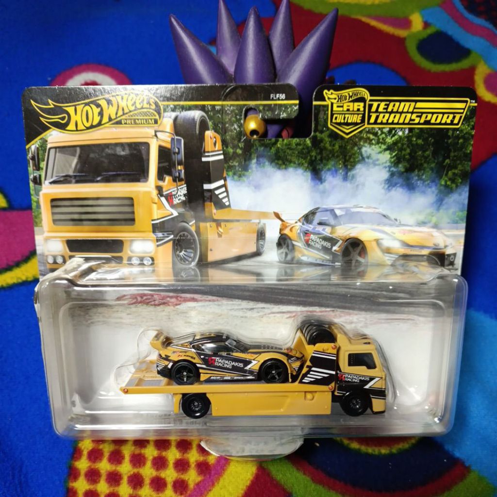 Hot Wheels Premium Team Transport 20 Toyota GR Supra Fleet Street l Team Transport Porsche 962 Sakur
