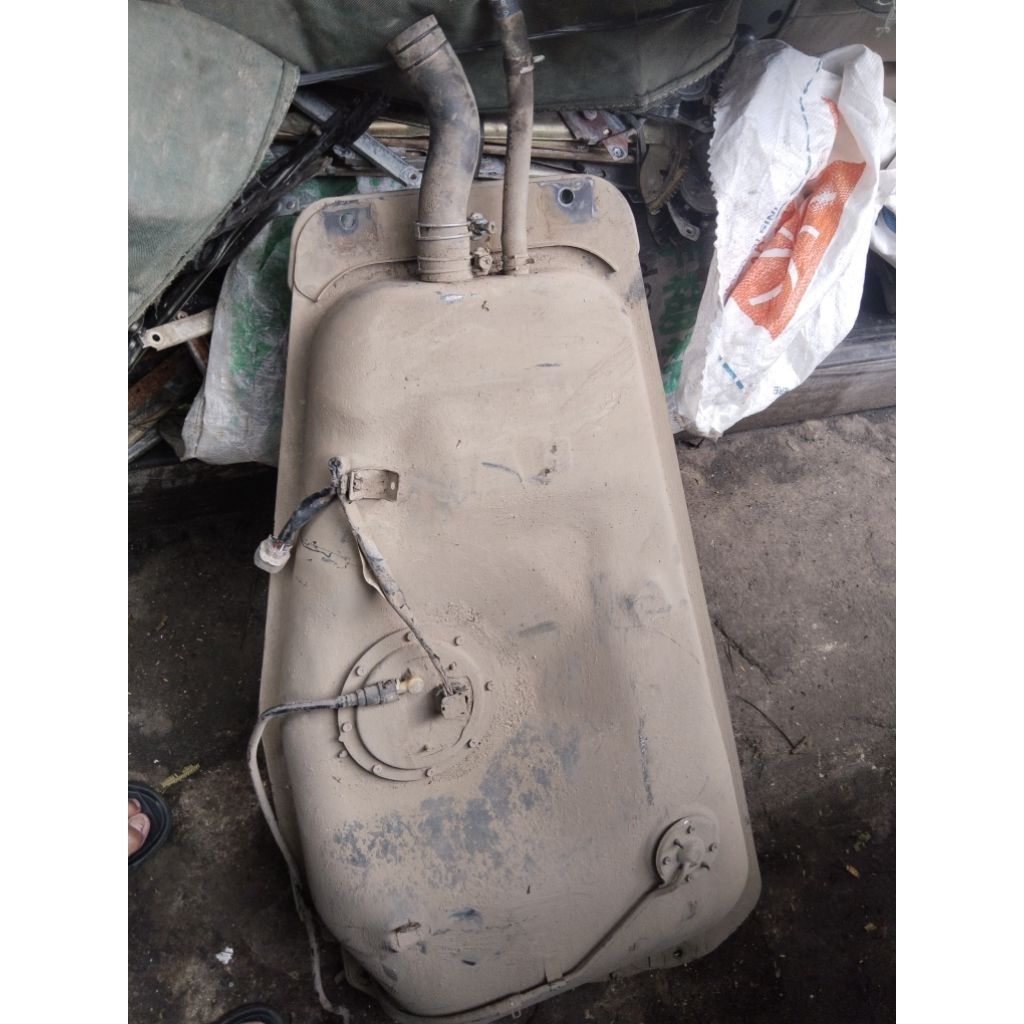 Tangki Bahan Bakar mobil Toyota Avanza Xenia tahun 2009, bisa pesan onderdil grabd max, apv, avanza,
