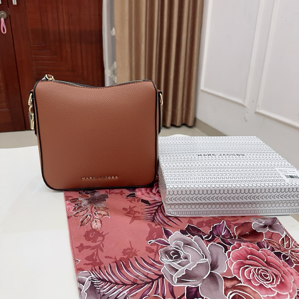 [ORIGINAL 100%] MJ Crossbody Bag Leather Small - Almond