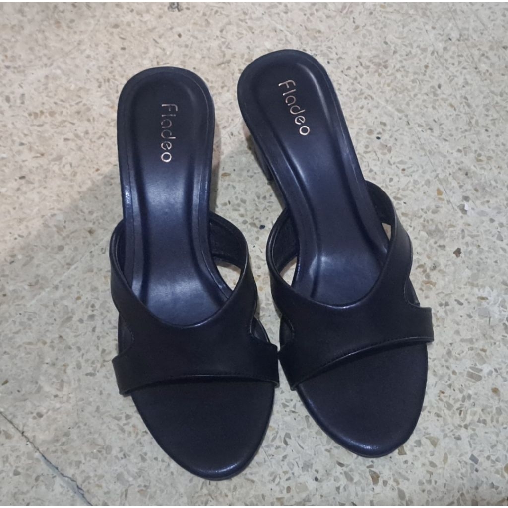 preloved-Sendal selop Hak tahu Fladeo wanita