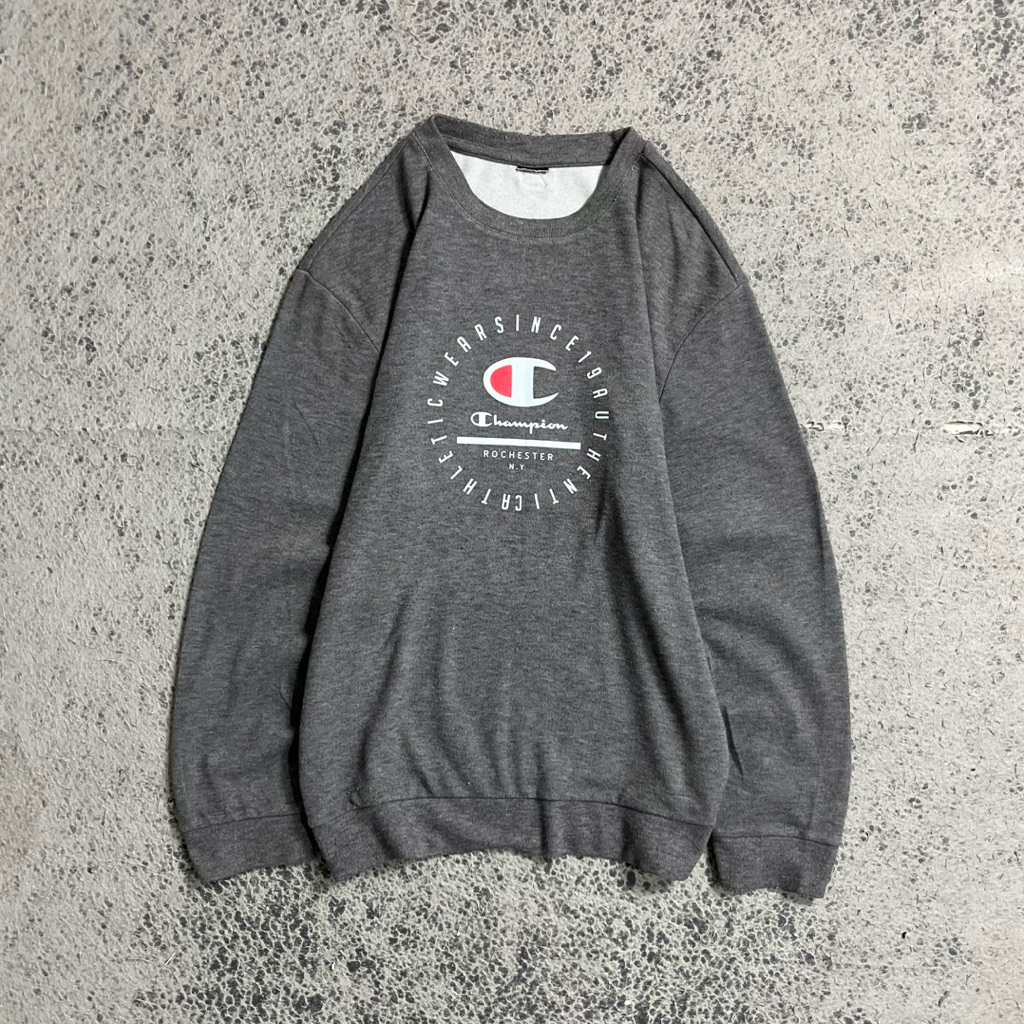 Champion Logo Crewneck Size XL Second 100% Original