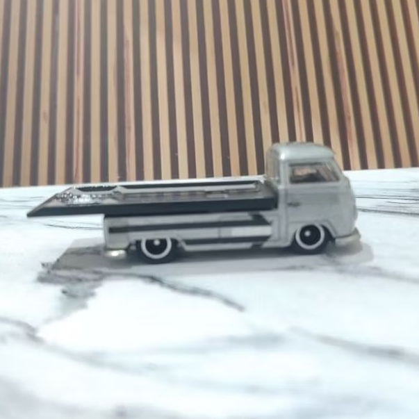 Hot Wheels Premium Volkswagen Transporter T1 Pickup Team Transport diecast Mattel